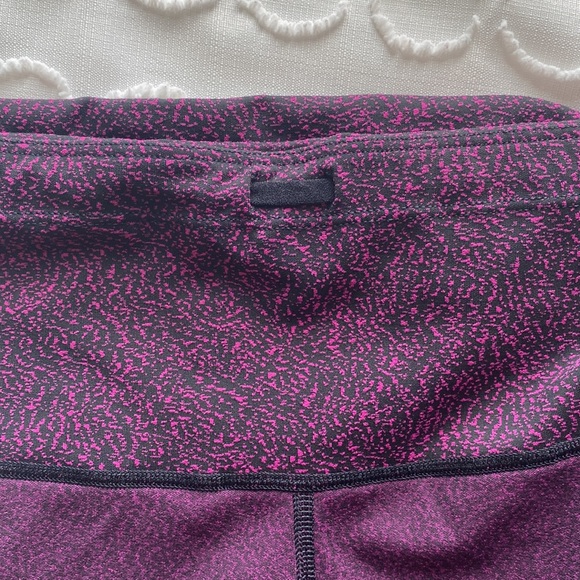 7/8 Athleta leggings - Picture 5 of 6